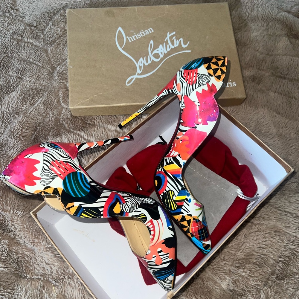 Hot chick Louboutin